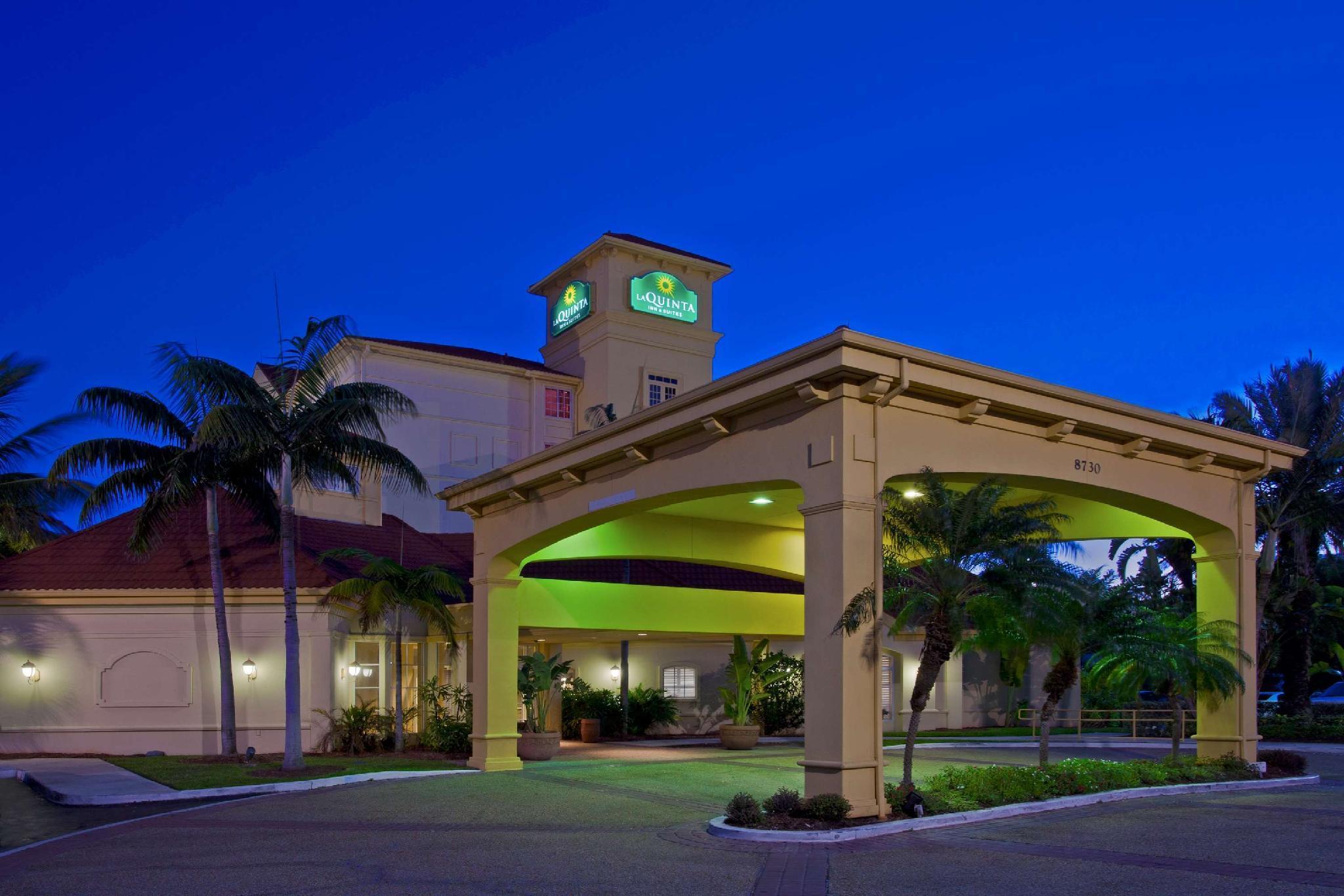 La Quinta By Wyndham Miami Airport West Hotel Exterior photo